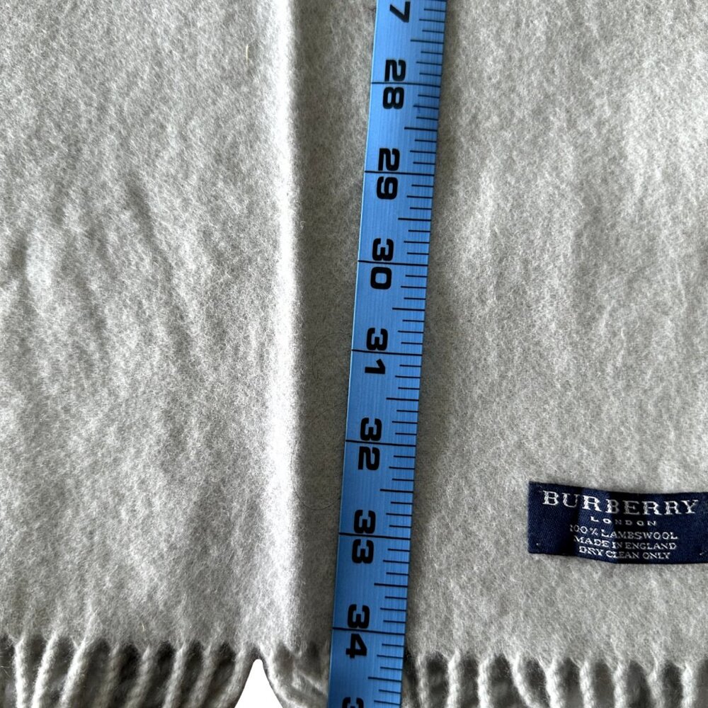 Burberry Vintage Scarf Gray 100% Lambswool Unisex Scarf Made In England - Picture 7 of 8